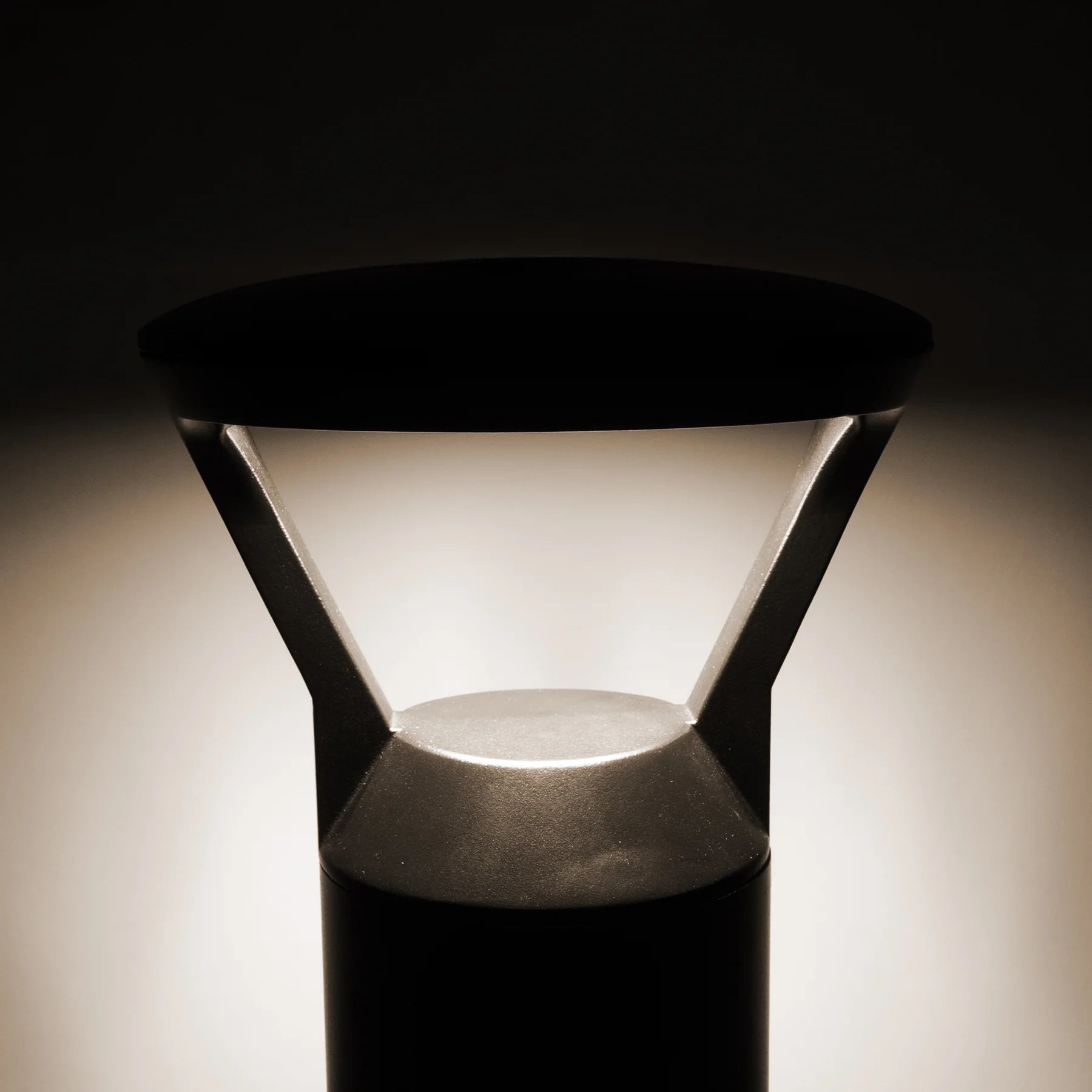 Havit Thema 975mm Round LED Bollards Tri- Aluminium Black 18W 24V/240V IP65- HV1643T-BLK-240V | HV1643T-BLK-24V