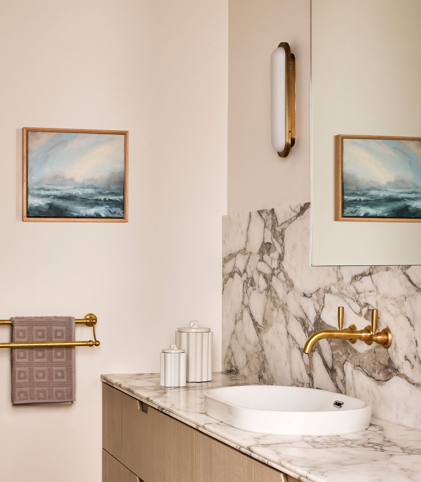 Lighting Republic Bode Interior Wall Light 2700K Iron/ Old Brass/ White 10W IP44 - LR.i01.85.