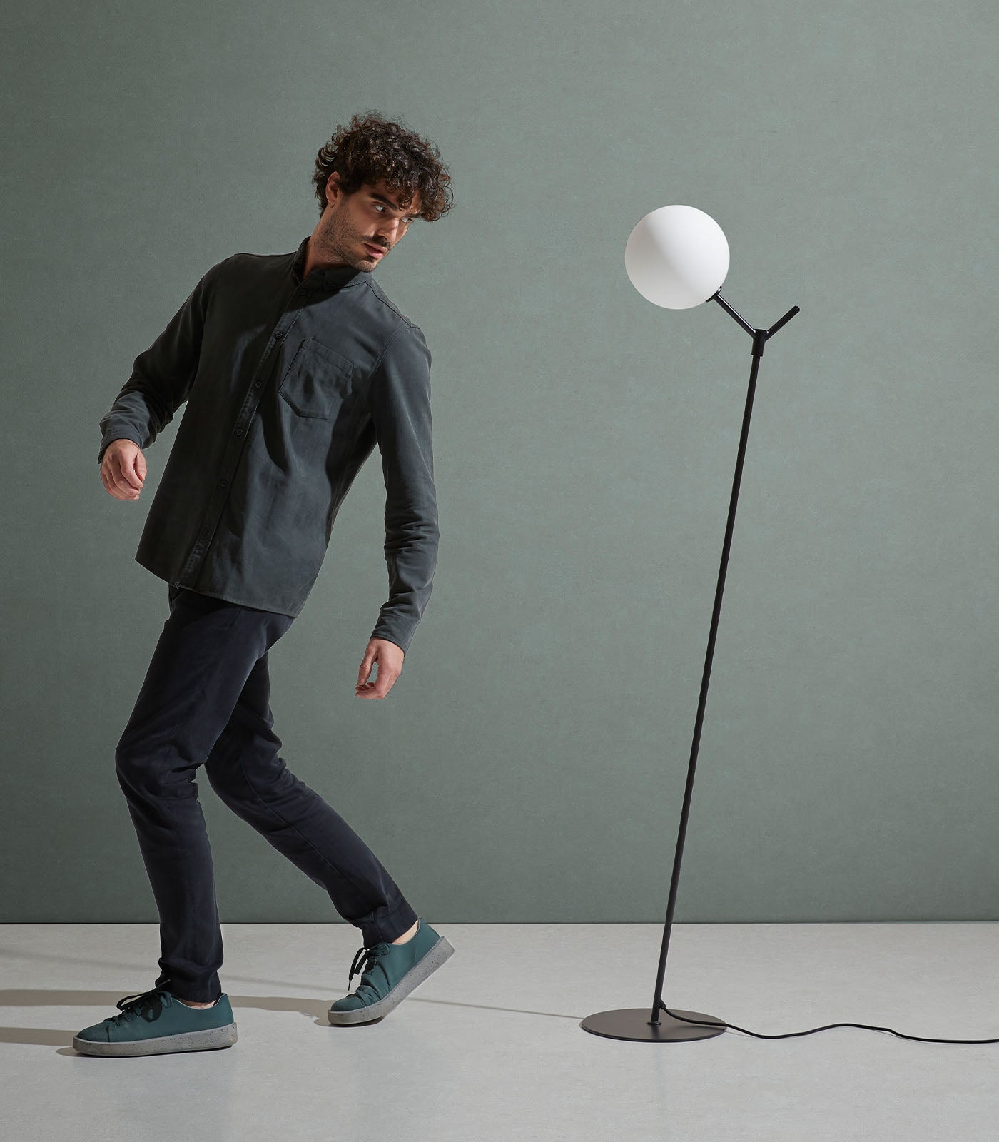 Aromas Atom Floor Lamp Matte Black/ Matte Brass 5W- ARO.P1214/NEG/OPAL, ARO.P1214/ORO/OPAL