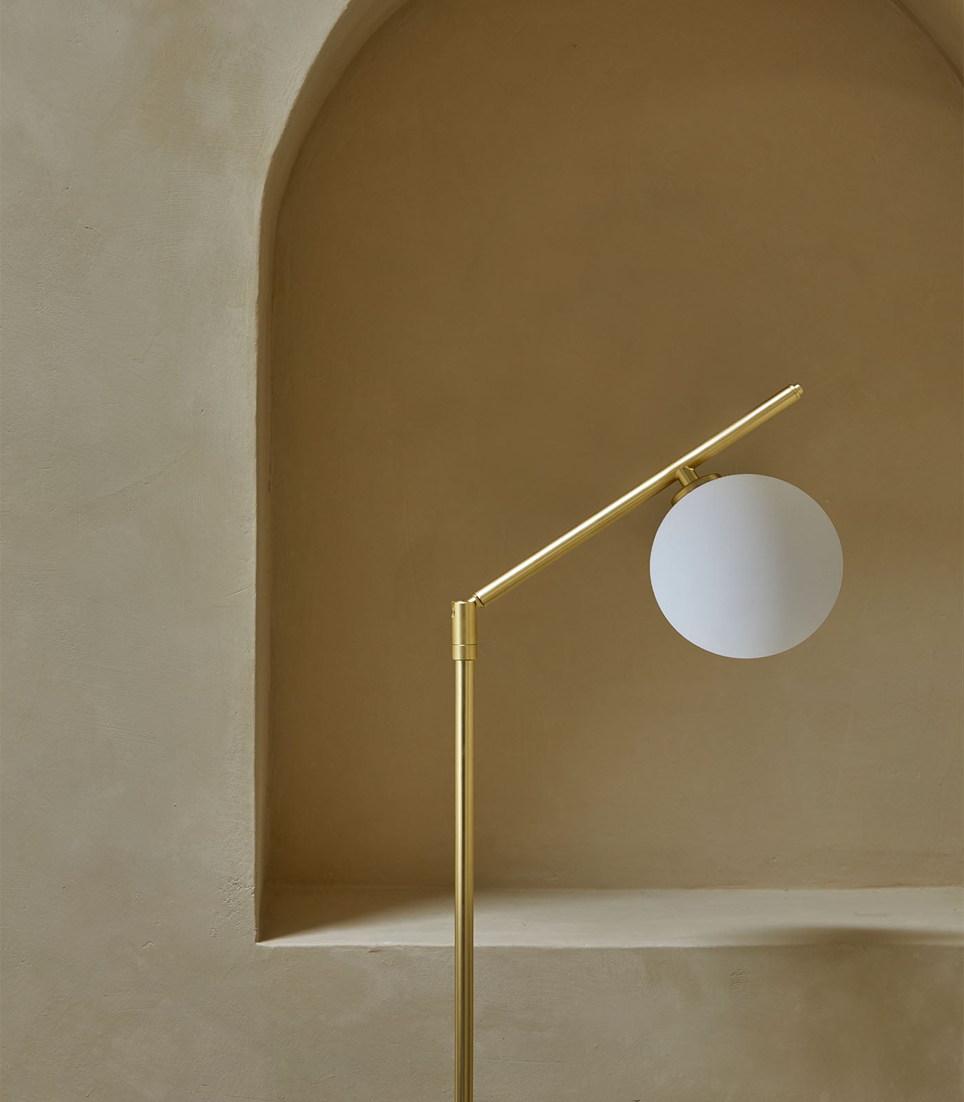 Aromas Endo Floor Lamp Matte Brass 5W- ARO.P1156/ORO