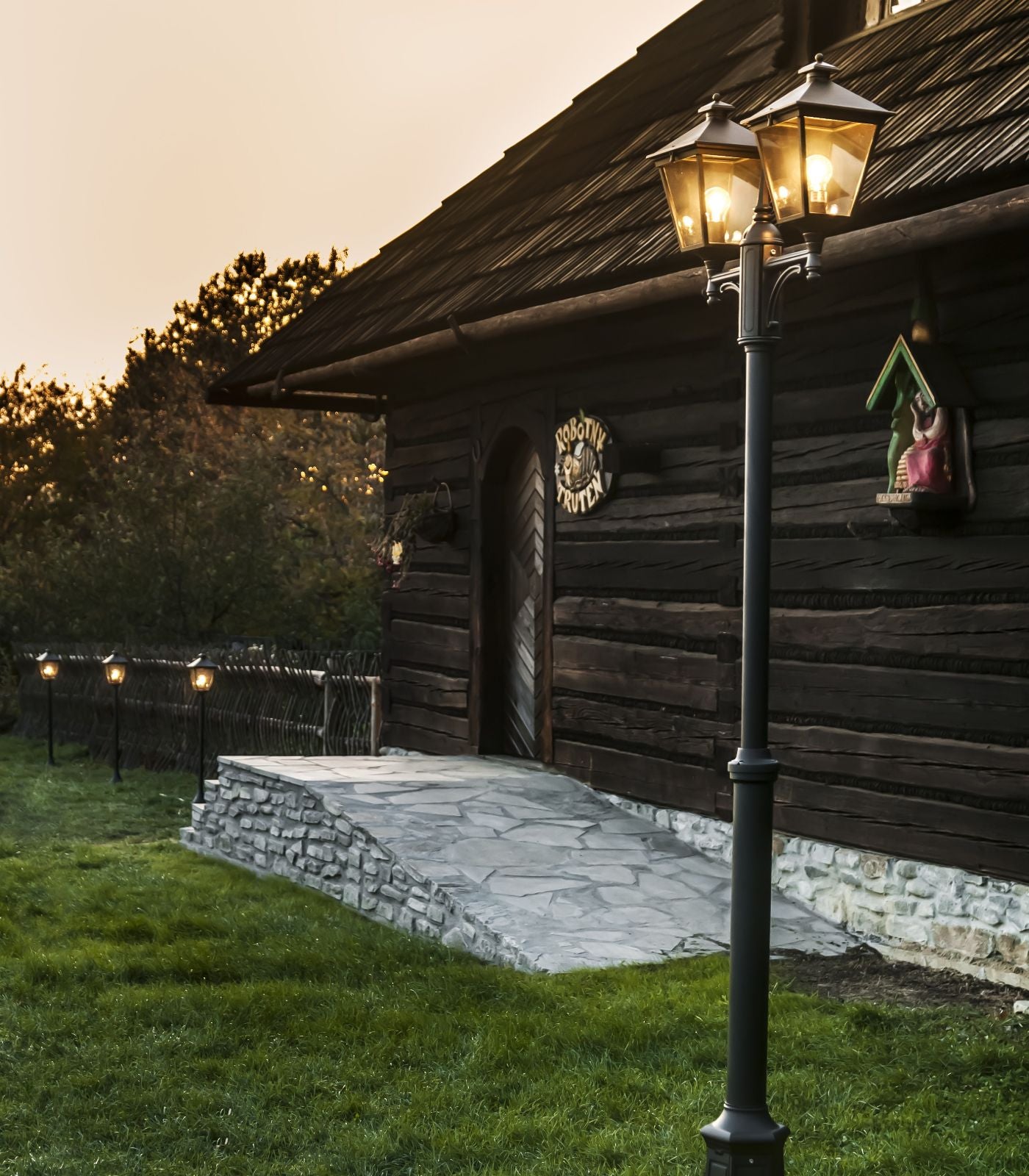 Norlys London 2lt Pole LED Flood Light Black/ White IP54 - NLYS.482, NLYS.492