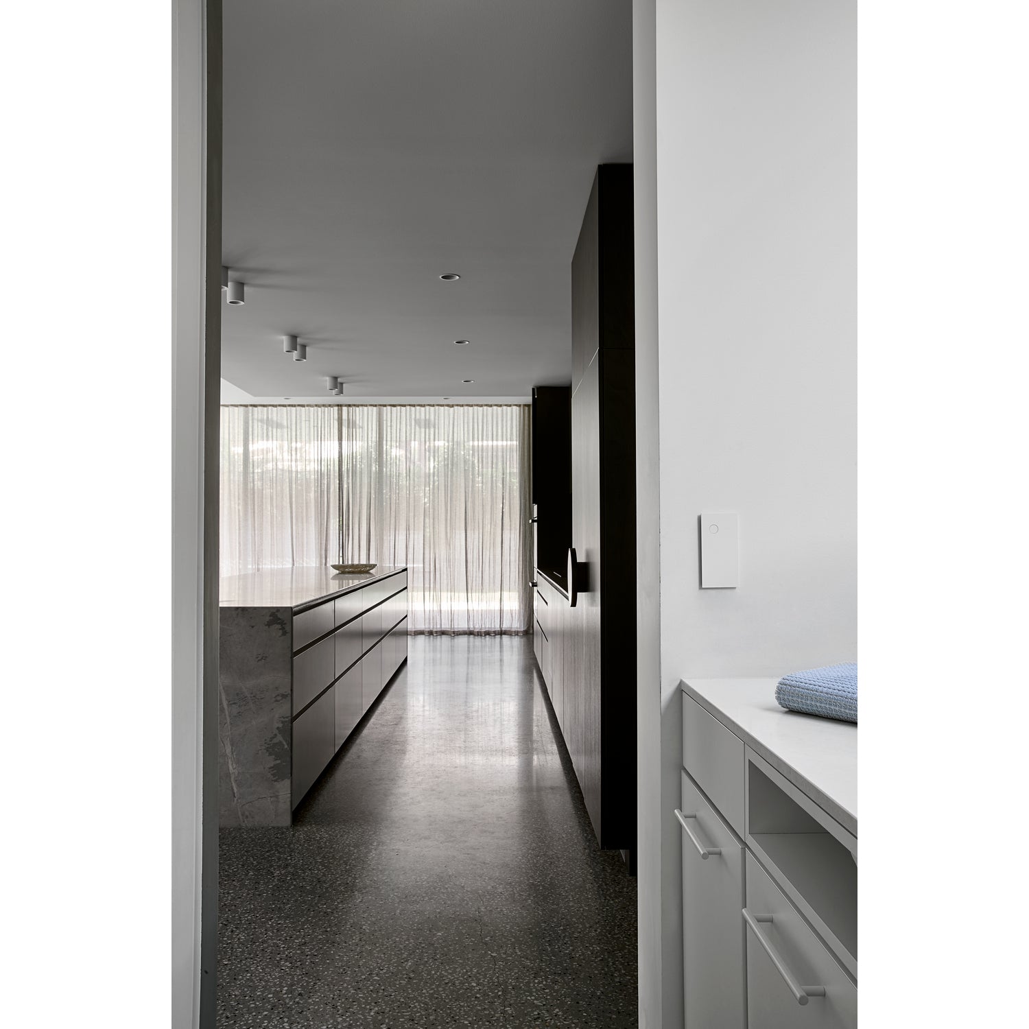 Clipsal Grid Plate and Cover, Clipsal Solis, 1 Gang, Horizontal Matt Black/ Matt White- 1041PUA-ZB, 1041PUA-ZW