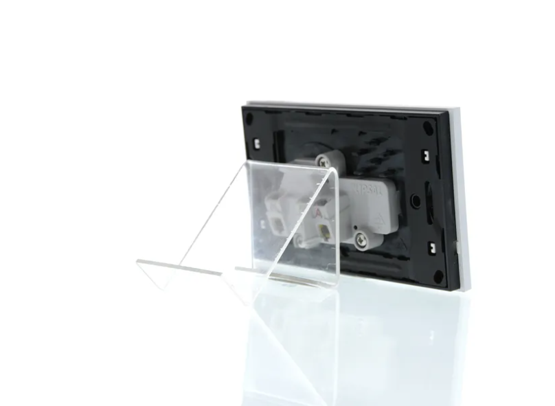 Clipsal Single Power Point, Saturn Zen, Horizontal Mount, Black/ White 250V- Z4015-ZB, Z4015-ZW