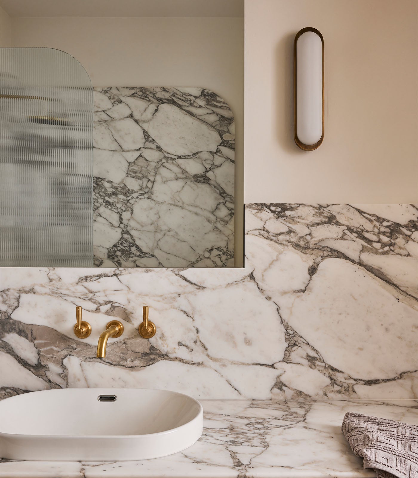 Lighting Republic Bode Interior Wall Light 2700K Iron / Old Brass 10W IP44 - LR.i01.85.IRN, LR.i01.85.OB