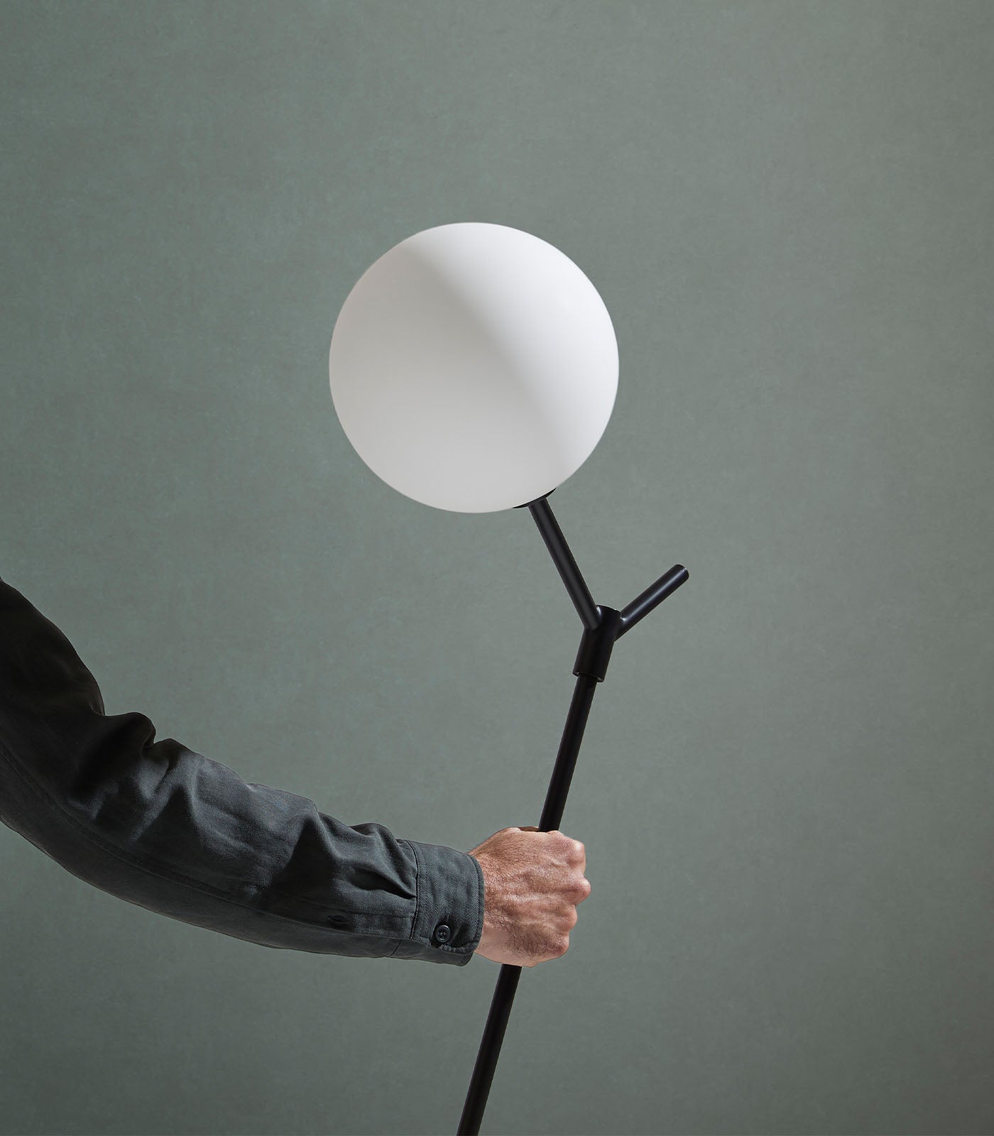 Aromas Atom Floor Lamp Matte Black/ Matte Brass 5W- ARO.P1214/NEG/OPAL, ARO.P1214/ORO/OPAL